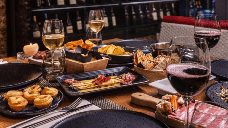 VIDAGO PALACE-VISITA À CAVE DE VINHOS E DEGUSTAÇÃO