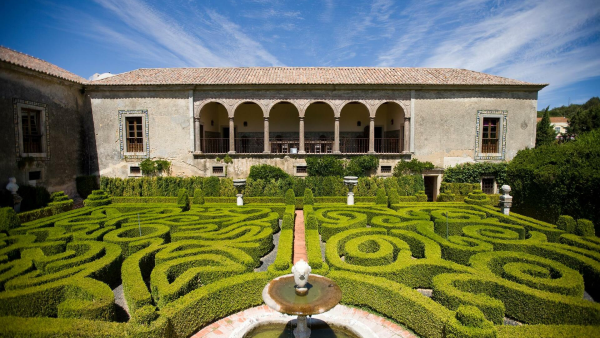 PALACE, MUSEUM AND QUINTA DA BACALHÔA - GUIDED TOURS + WINE TASTING