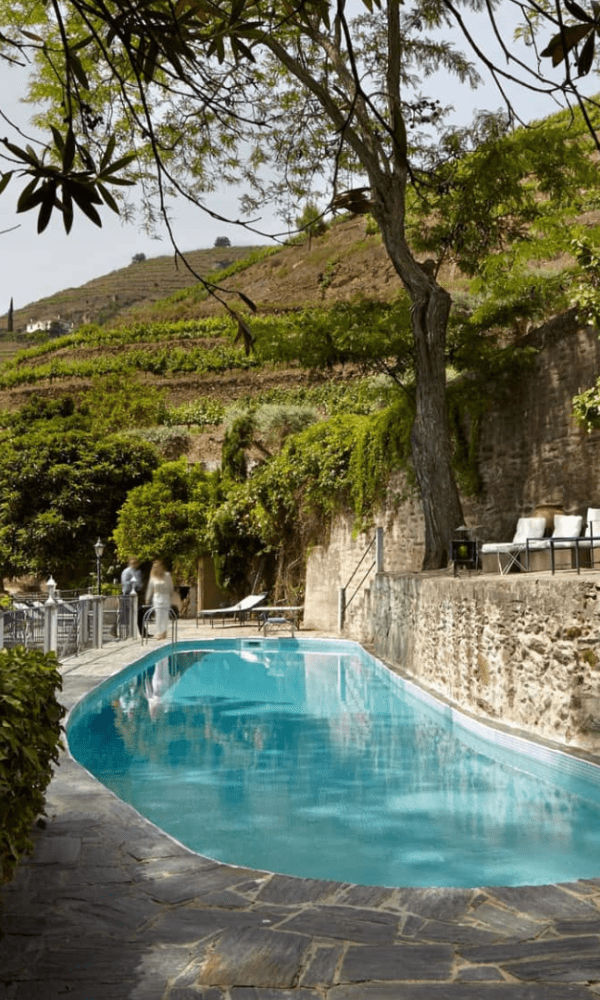  Hotel Quinta de la Rosa, piscina com vista deslumbrante, sala de tratamento de spa, cozinha de restaurante gourmet, experiência de prova de vinhos, paisagem do Vale do Douro.